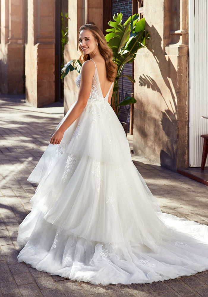 Robe de mariée REFLECTION de WHITE ONE – Nicéa Mariage Nice