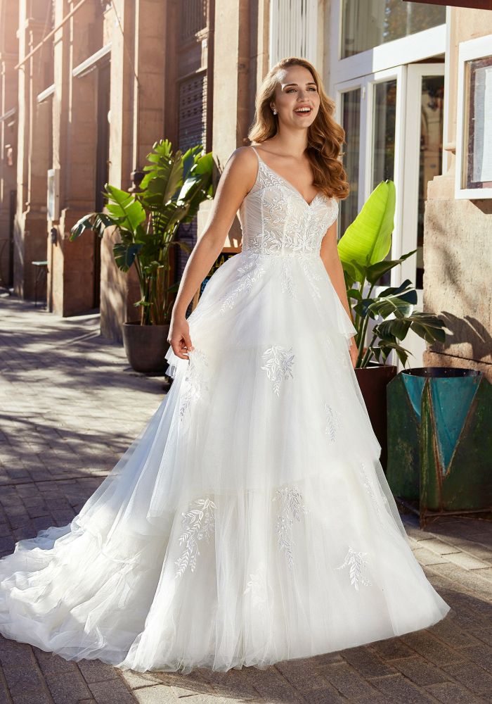 Robe de mariée REFLECTION de WHITE ONE – Nicéa Mariage Nice