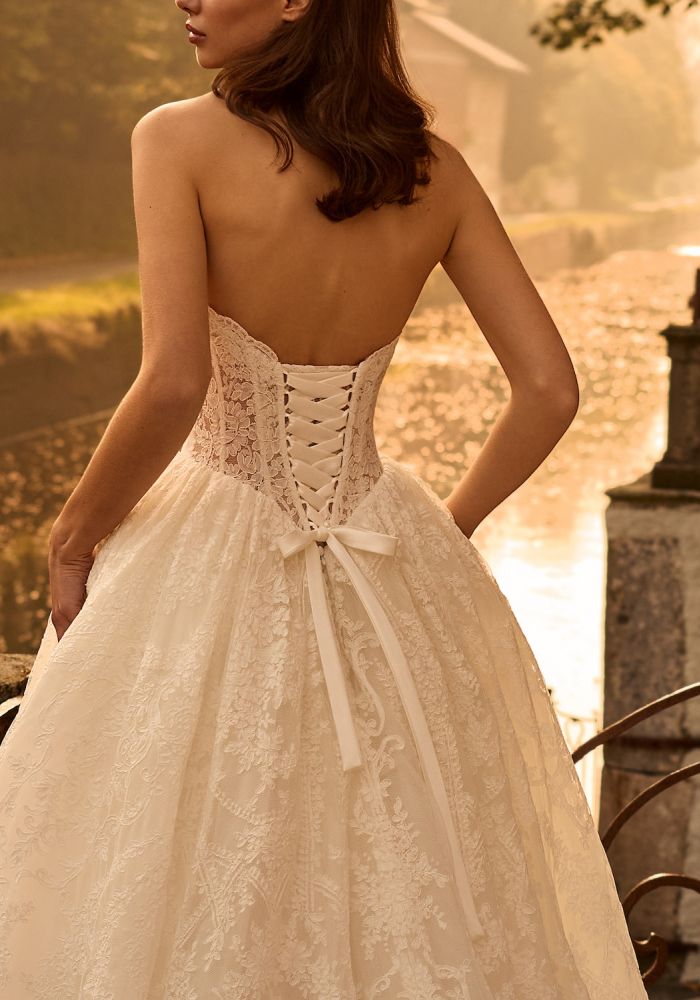 Robe de mariée SOLEY de ALBERTO PALATCHI – Nicéa Mariage Nice