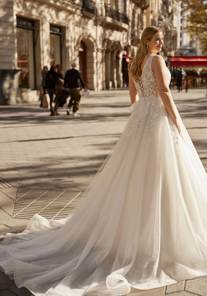 Robe de mariée WENDRA de LUNA NOVIAS – Nicéa Mariage Nice