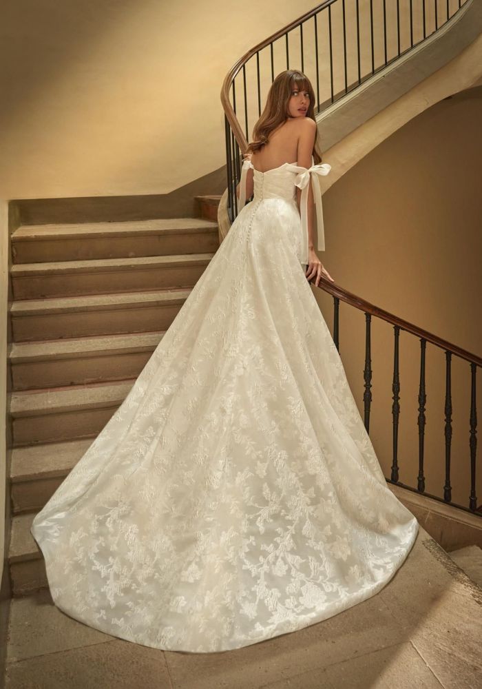 Robe de mariée CAMALA de NICOLE MILANO by Pronovias – Nicéa Mariage Nice