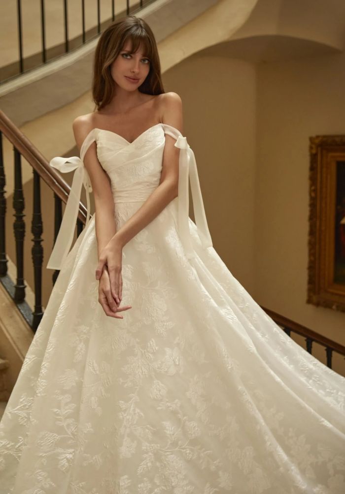 Robe de mariée CAMALA de NICOLE MILANO by Pronovias – Nicéa Mariage Nice