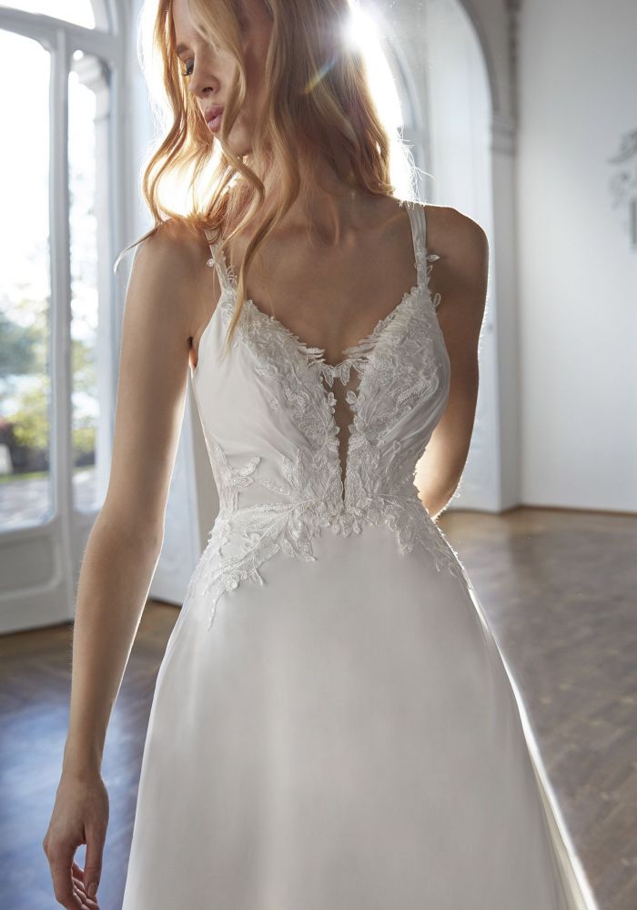 Robe de mariée ARCHES de NICOLE MILANO by Pronovias – Nicéa Mariage Nice