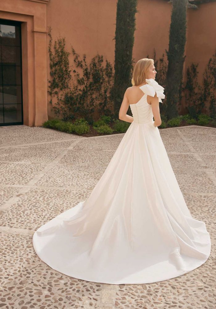 Robe de mariée NURIA de ALBERTO PALATCHI – Nicéa Mariage Nice