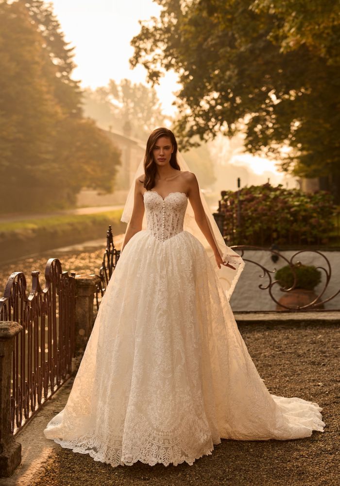 Robe de mariée SOLEY de ALBERTO PALATCHI – Nicéa Mariage Nice