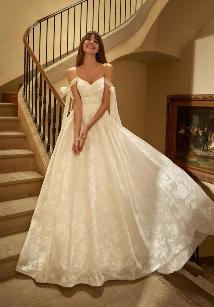 Robe de mariée CAMALA de NICOLE MILANO by Pronovias – Nicéa Mariage Nice