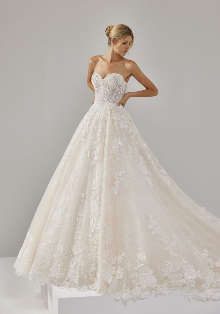 Robe de mariée AMALI de LUNA NOVIAS – Nicéa Mariage Nice
