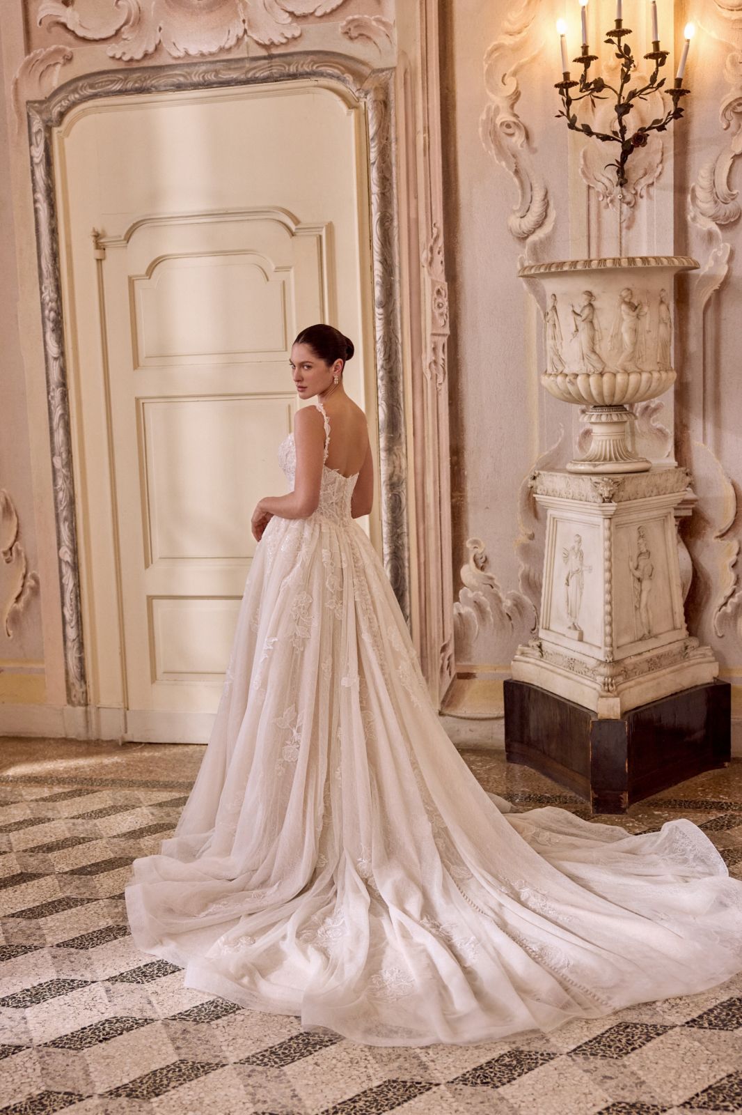 LAURA 88487  de JUSTIN ALEXANDER