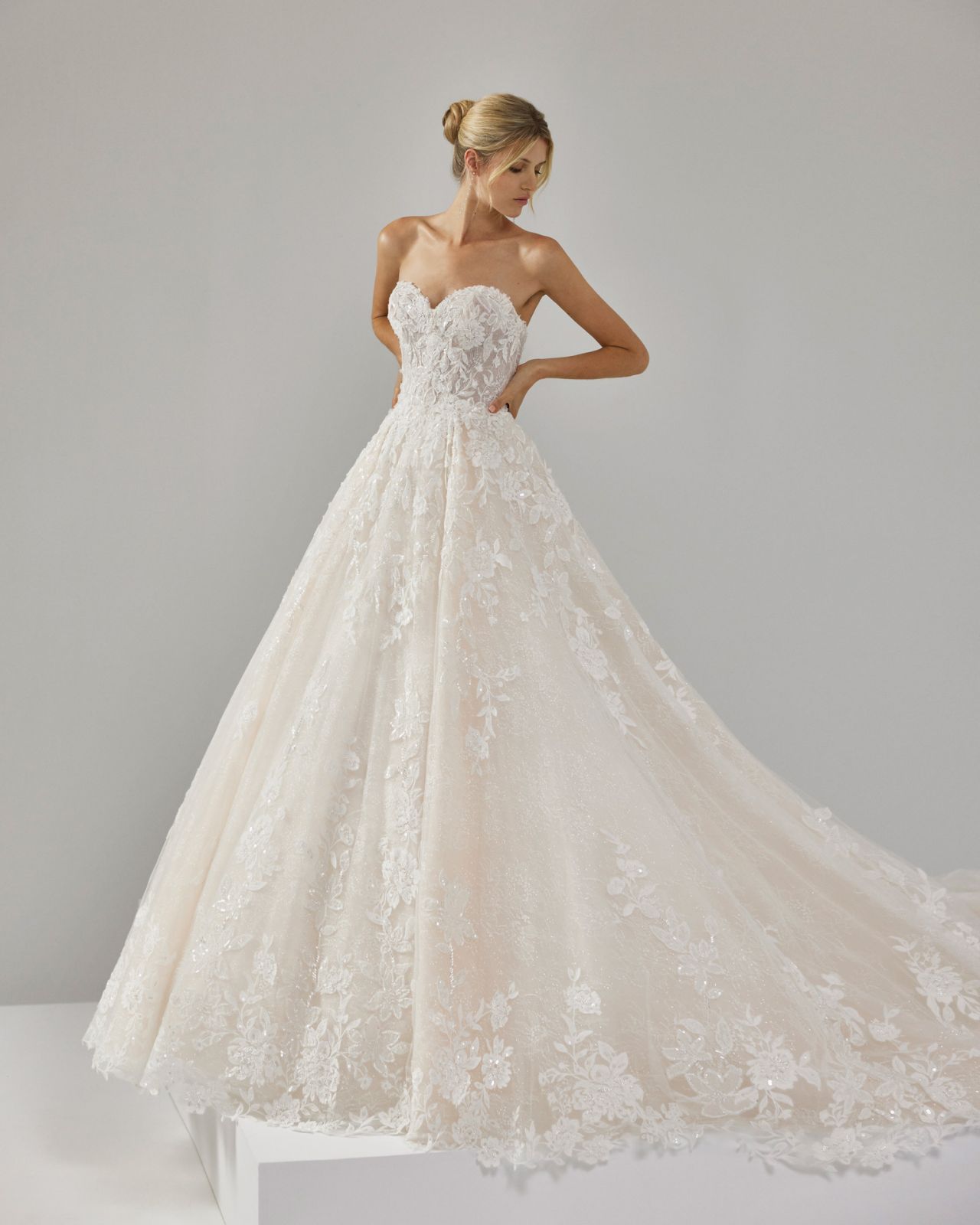 AMALI de LUNA NOVIAS